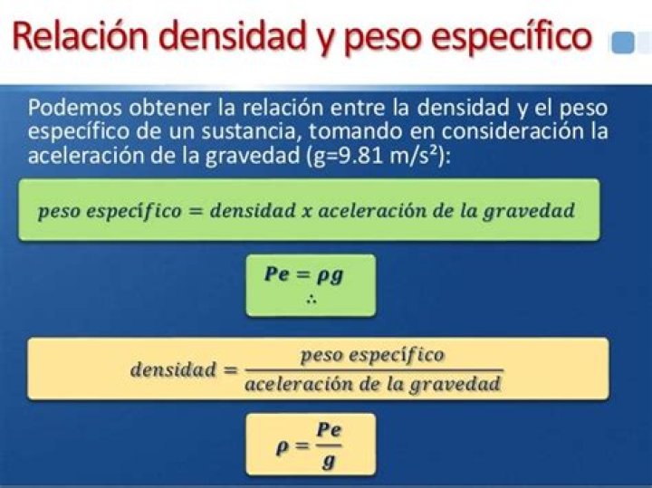 ¿Cuál es la densidad y el peso específico del agua?