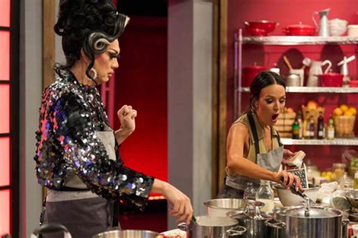 Do contestants on Worst Cooks get paid?