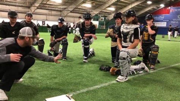 How many hours a day do MLB players practice?