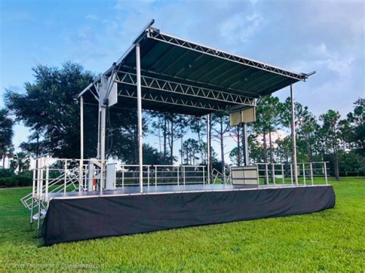 How much does it cost to rent a concert stage?