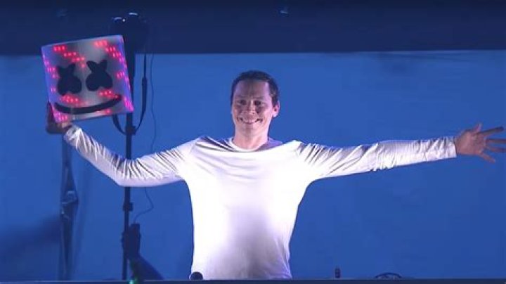 How much does Marshmello charge per show?