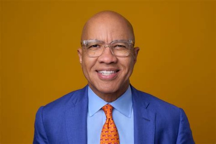 How much does the president of the Ford Foundation make?