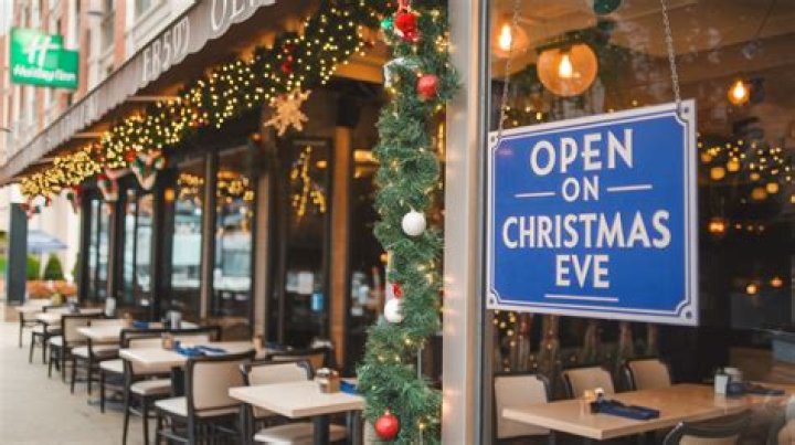Is Verizon open on Christmas Eve?