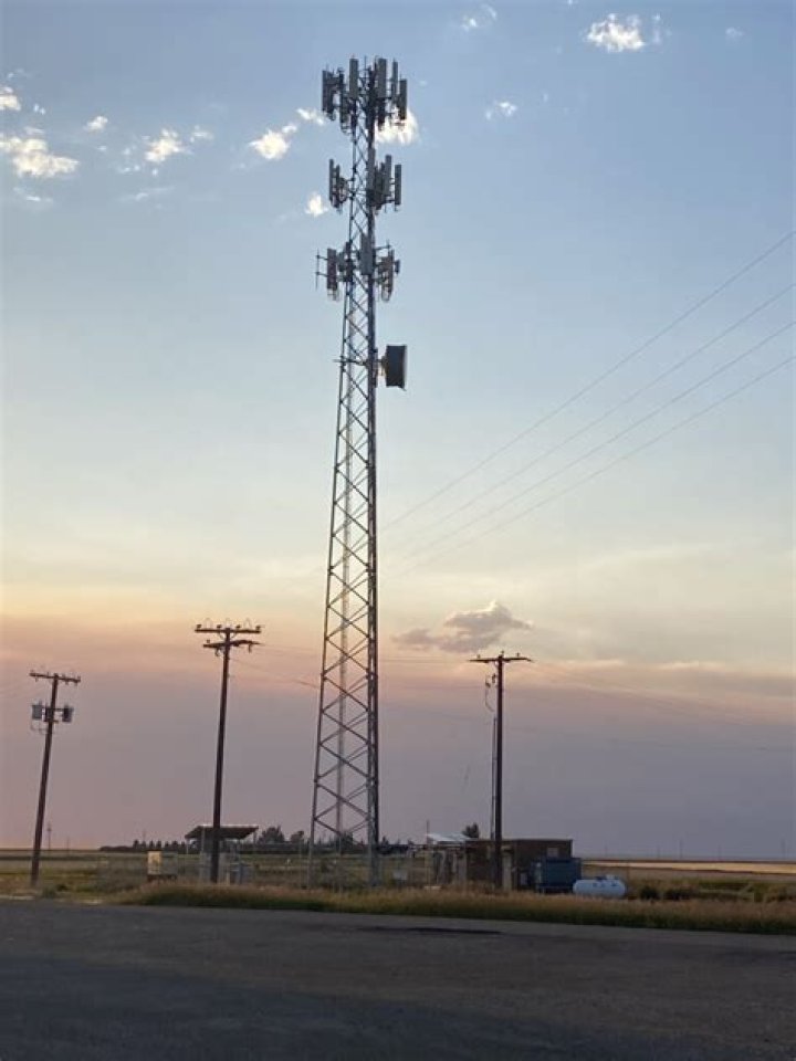 What cell towers does Virgin Mobile use?