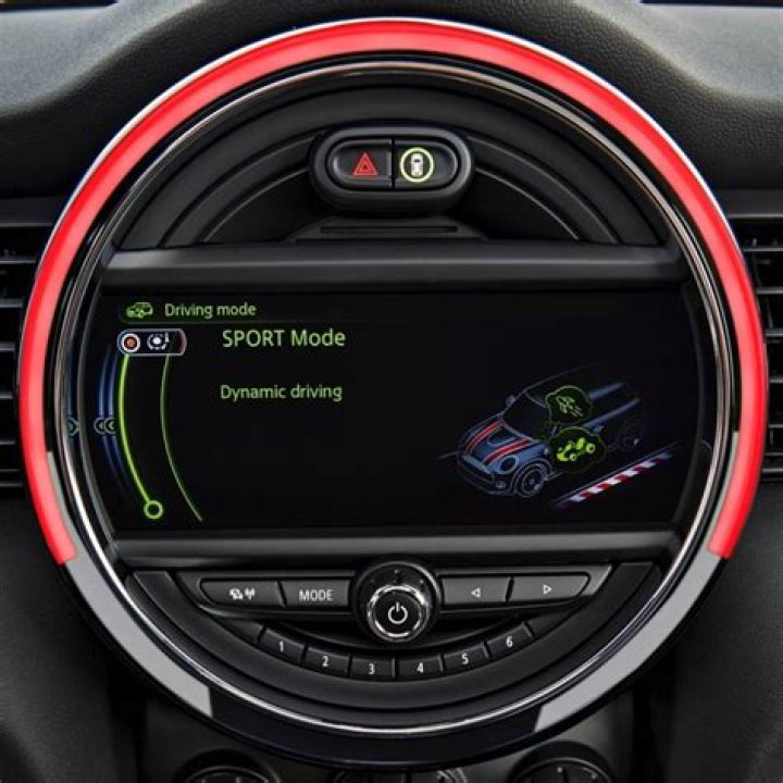 What does the sport button do on a Mini Cooper S?