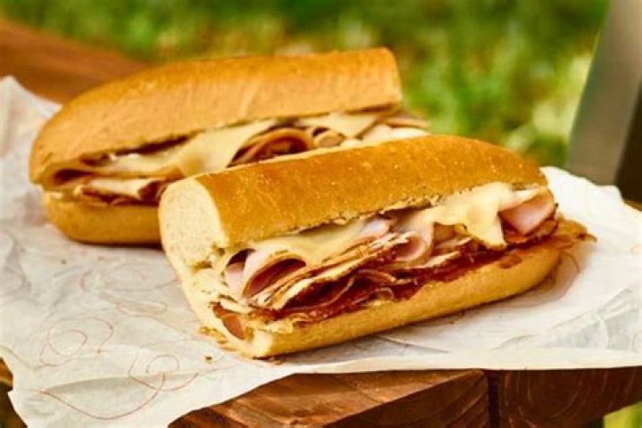 What is on a Publix Italian sub?