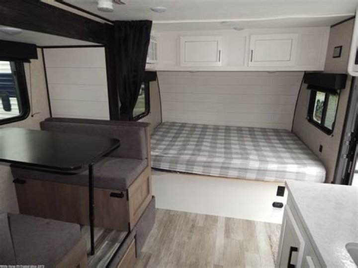 What size are jayco bunk beds?