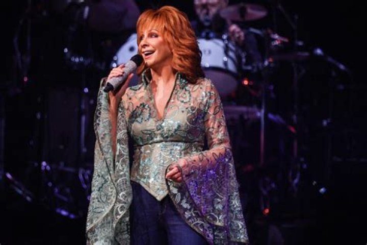 Who is the current queen of country music?